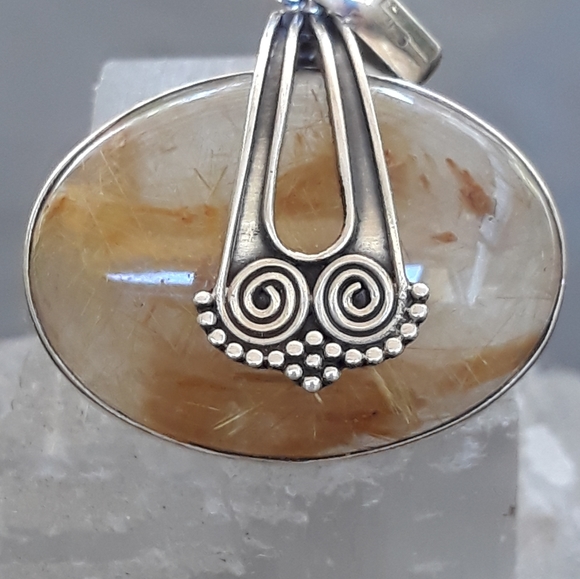 Golden Rutile in Quartz Sterling Silver Pendant - Picture 3 of 7